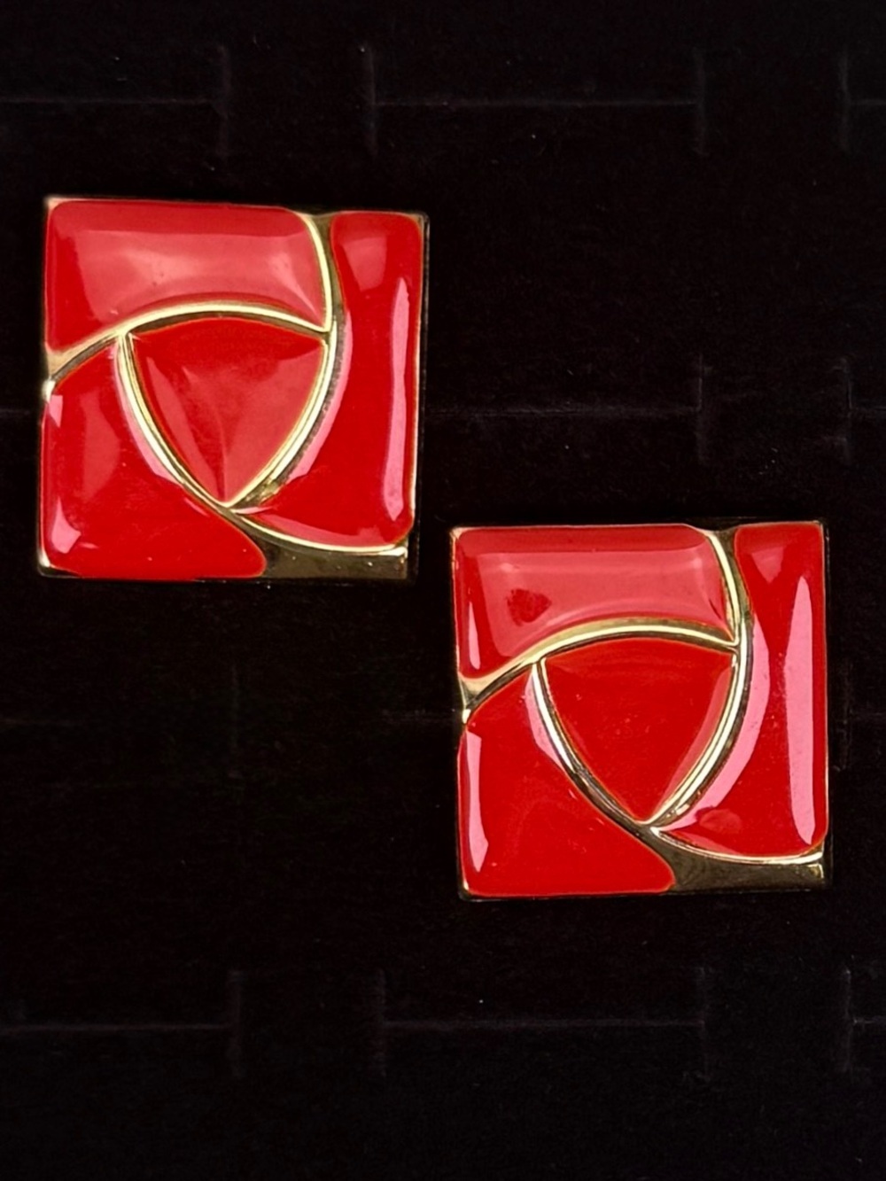 Vintage red and goldtone lightweight clip on earrings